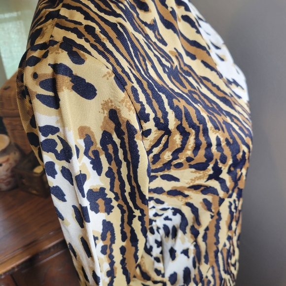 VINTAGE 60'S "AVANT GARDE" MOD NYLON ANIMAL PRINT TURTLENECK - Picture 4 of 9